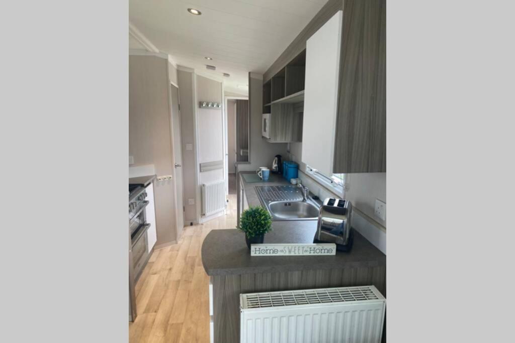 Presthaven Cozy Retreat Apartment เพรสตาติน ภายนอก รูปภาพ
