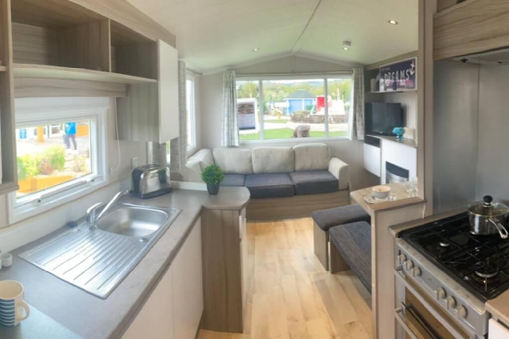 Presthaven Cozy Retreat Apartment เพรสตาติน ภายนอก รูปภาพ
