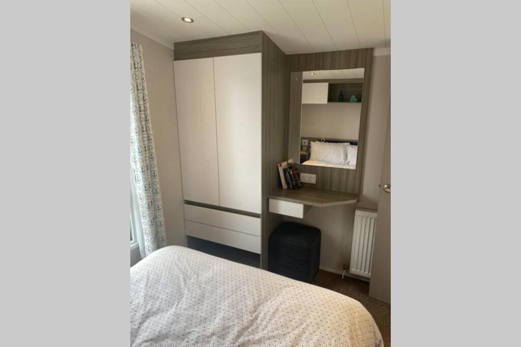 Presthaven Cozy Retreat Apartment เพรสตาติน ภายนอก รูปภาพ