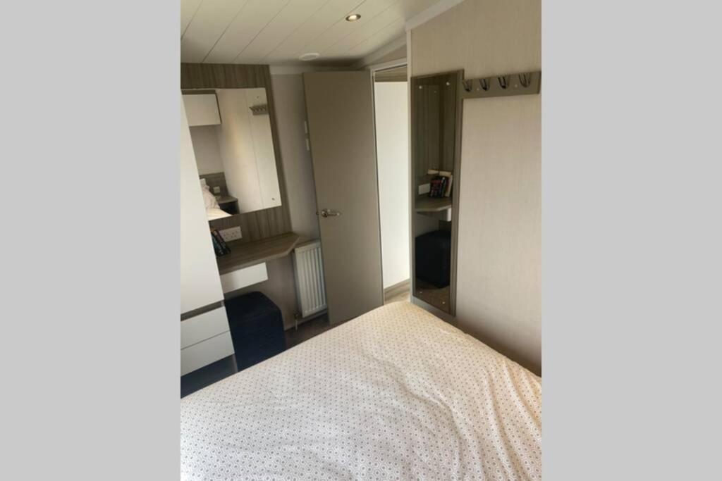 Presthaven Cozy Retreat Apartment เพรสตาติน ภายนอก รูปภาพ
